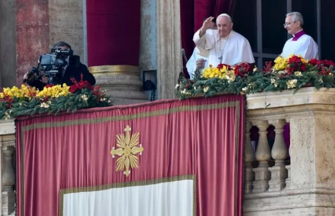 Πάσχα των καθολικών: Το μήνυμα του πάπα Φραγκίσκου και το «Χριστός Ανέστη» στα ελληνικά 