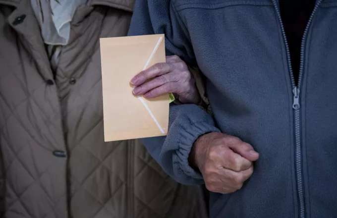 Σερβία-Εκλογές: Στο 42% η προσέλευση στις κάλπες