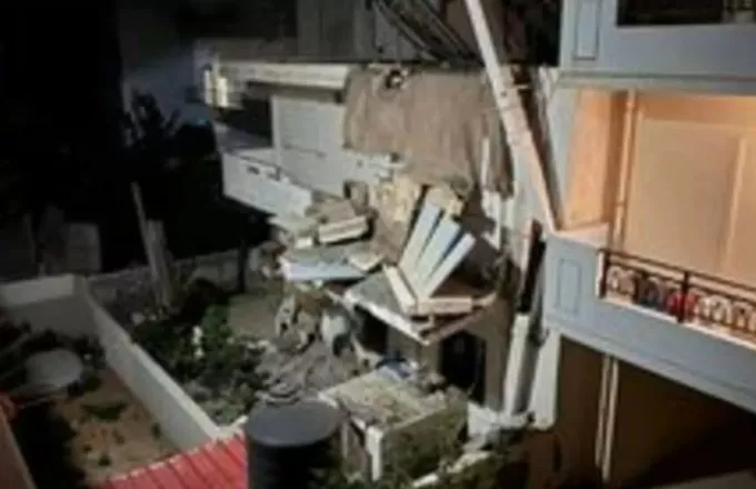 Ηράκλειο: Κατέρρευσε τμήμα ταράτσας και παρέσυρε μπαλκόνι