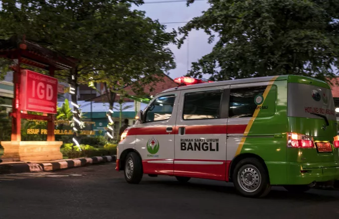 Ινδονησία: 3 νεκροί από σύγκρουση λεωφορείου με φορτηγό στην Ιάβα