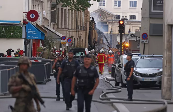 Σορός εντοπίστηκε στα ερείπια του κτιρίου που κατέρρευσε από την έκρηξη στο Παρίσι