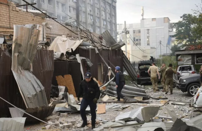 Πόλεμος στην Ουκρανία: Δύο νεκροί από ρωσικούς βομβαρδισμούς στη Χερσώνα