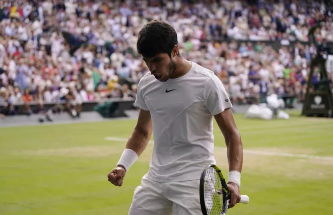 Αλκαράθ: Έκαμψε την αντίσταση του Μεντβέντεφ και προκρίθηκε ξανά στον τελικό του Wimbledon