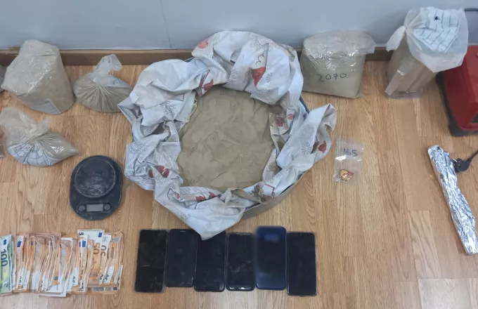 Δυτική Αττική: Συνελήφθησαν 6 άτομα για νόθευση και διακίνηση ναρκωτικών ουσιών