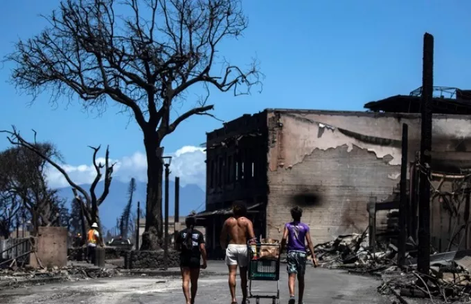 Ο τουρισμός στη Χαβάη, προκαλεί οργή μετά τις καταστροφές από τη φωτιά