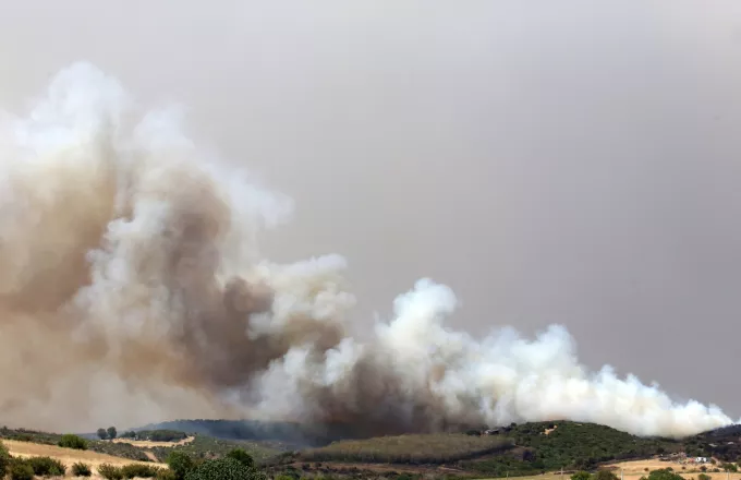 Φωτιά στον Έβρο: Σε Τρεις Βρύσες και Δαδιά επικεντρώνεται η πυροσβεστική