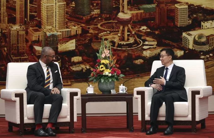 Επίσκεψη στην Κίνα από τον Βρετανό υπουργό Εξωτερικών