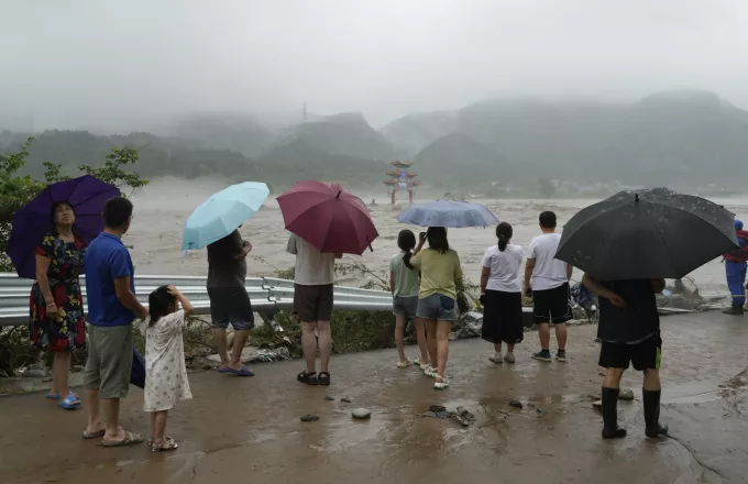 Κίνα: Τριάντα τρεις νεκροί, 18 αγνοούμενοι έπειτα από καταρρακτώδεις βροχές