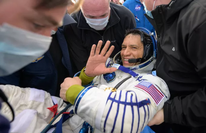 Aυστροναύτες στη Γη έπειτα από ρεκόρ ημερών στον Διεθνή Διαστημικό Σταθμό