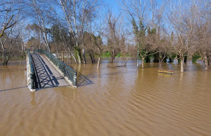 Μήνυμα 112 για εκκένωση του Ιπποκράτη Λάρισας εξαιτίας πλημμυρικών φαινομένων