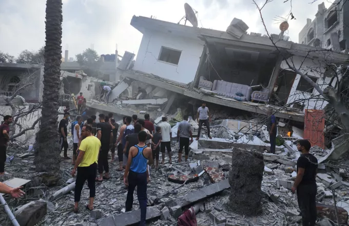 Χαμάς: Πάνω από 60 όμηροι αγνοούνται με αεροπορικές επιδρομές Ισρήλ σε Γάζα 