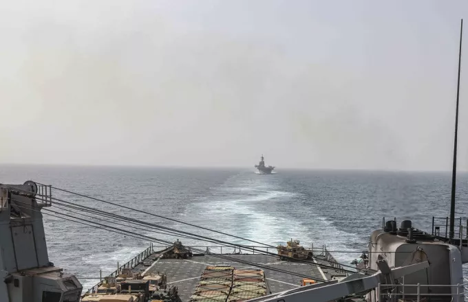 Oι Χούθι βάζουν στο στόχαστρο στην Ερυθρά Θάλασσα και στον Κόλπο του Άντεν πλοία που κατ’ αυτούς συνδέονται με το Ισραήλ