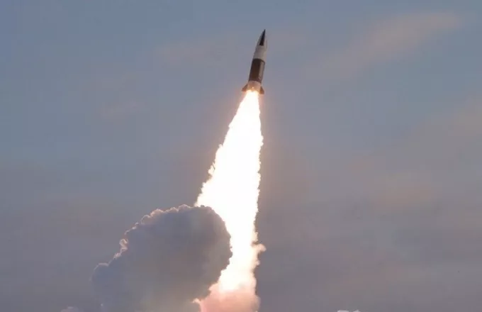 Η Βόρεια Κορέα εκτόξευσε πυραύλους