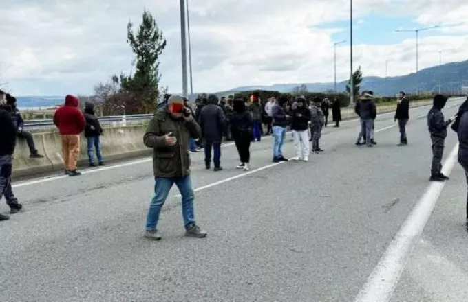 Αταλάντη: Oι αγρότες έκλεισαν εκ νέου την εθνική οδό