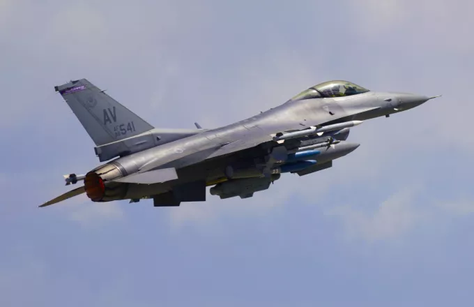 F-16