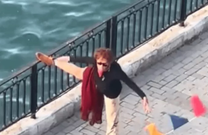 Viral η «υπεργιαγιά» που έκανε διατάσεις και χόρεψε σάμπα στη Χαλκίδα