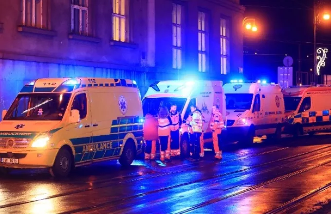 Τουλάχιστον 4 νεκροί και 26 τραυματίες σε σύγκρουση τρένων στην Τσεχία