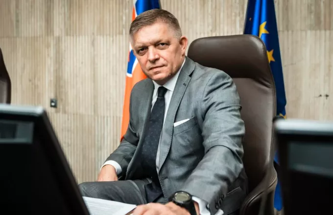 Ο πρωθυπουργός της Σλοβακίας Ρόμπερτ Φίτσο ανακοίνωσε σήμερα Τρίτη ότι ανέλαβε και πάλι τα καθήκοντά του