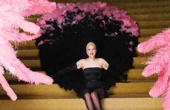 Η Lady Gaga σαγήνευσε στην τελετή έναρξης των Ολυμπιακών Αγώνων με Dior Couture