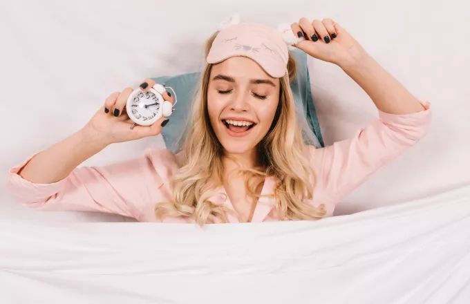 Δεν ακούς το ξυπνητήρι και πάντα αργείς; 4 tips για να μην την ξαναπατήσεις