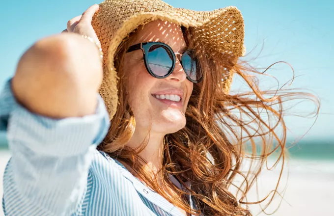 Ήλιος, αλάτι, χλώριο: Tips για να προστατέψεις τα μαλλιά σου αυτό το καλοκαίρι