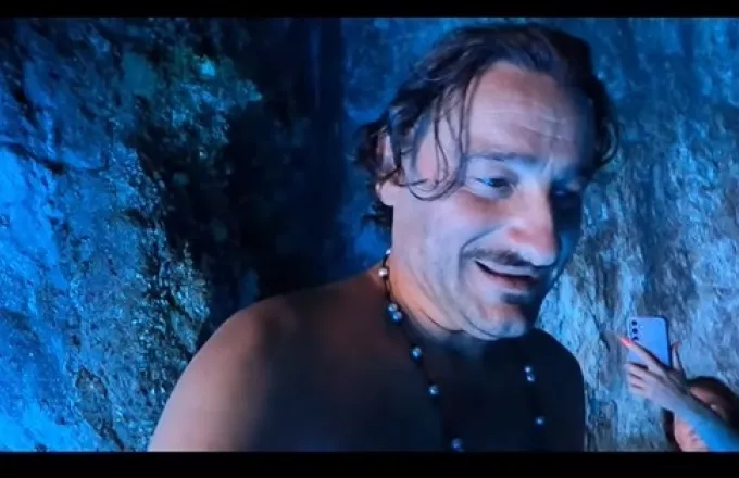 Βασίλης Χαραλαμπόπουλος: Μαγικό βίντεο από τη Γαλάζια Σπηλιά στο Καστελόριζο