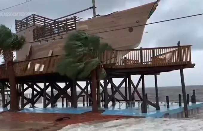 Ένας 13χρονος νεκρός από την τροπική καταιγίδα Ντέμπι στη Φλόριντα