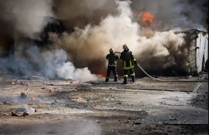 Ουκρανία: 1 νεκρός και 5 τραυματίες από ρωσική πυραυλική επίθεση σε πλοίο στην Οδησσό