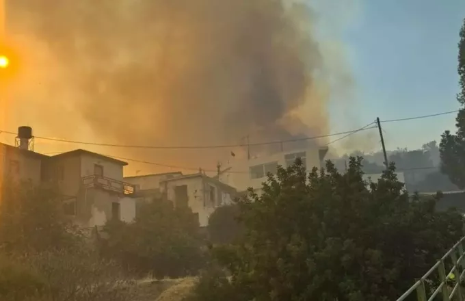 Πολύ μεγάλο το πύρινο μέτωπο στο νότιο Ρέθυμνο - Εκκενώθηκε η Αγία Παρασκευή