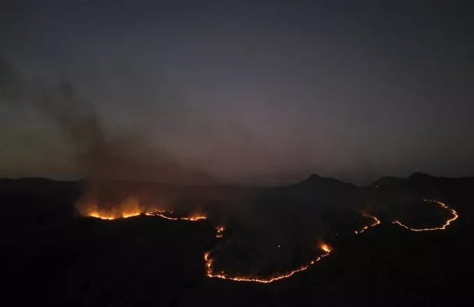 Δεκάδες χιλιάδες εστίες φωτιάς μαίνονται στη Βραζιλία - Απειλούνται το Σάο Πάολο και το Ρίο ντε Τζανέιρο