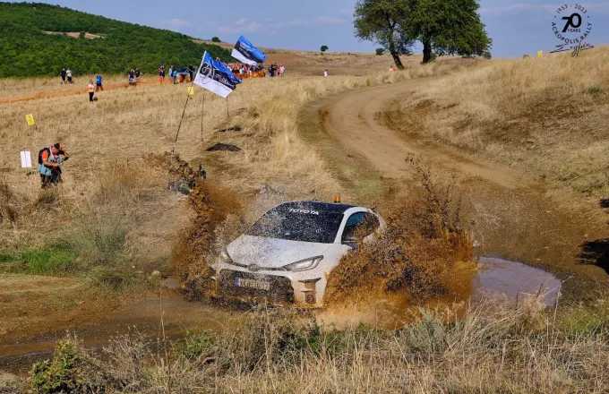 Τραυματίστηκε θεατής στο Rally Acropolis - Διακόπηκε προσωρινά η τελευταία ειδική διαδρομή 