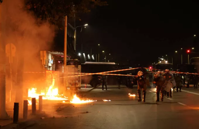 Επίθεση με μολότοφ έξω από το τουρκικό προξενείο στη Θεσσαλονίκη