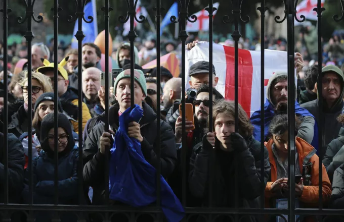 Πολιτική κρίση στη Γεωργία: Ορκίστηκε εν μέσω διαδηλώσεων ο νέος πρόεδρος της χώρας 