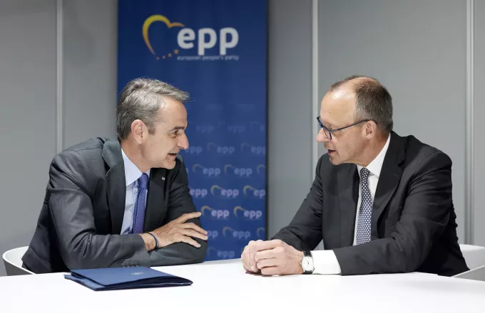 Μητσοτάκης Μερτς