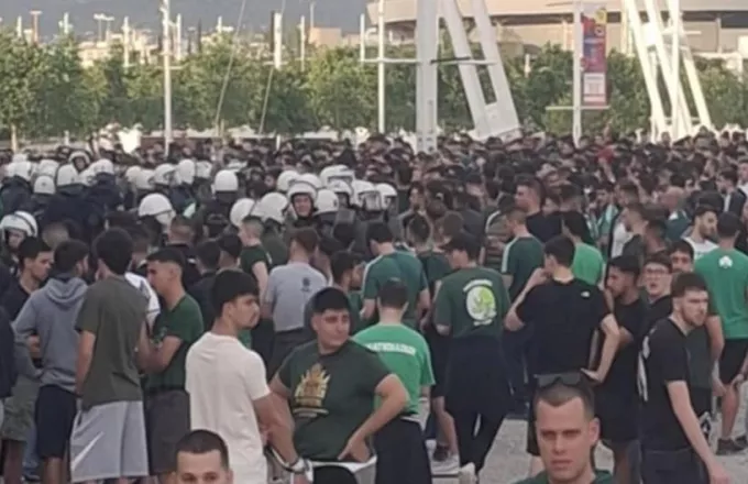 Λαοθάλασσα στο ΟΑΚΑ δύο ώρες πριν το τζάμπολ