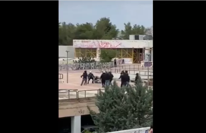 Πολυτεχνειούπολη: Νέο βίντεο με ξυλοδαρμό μεταξύ κουκουλοφόρων