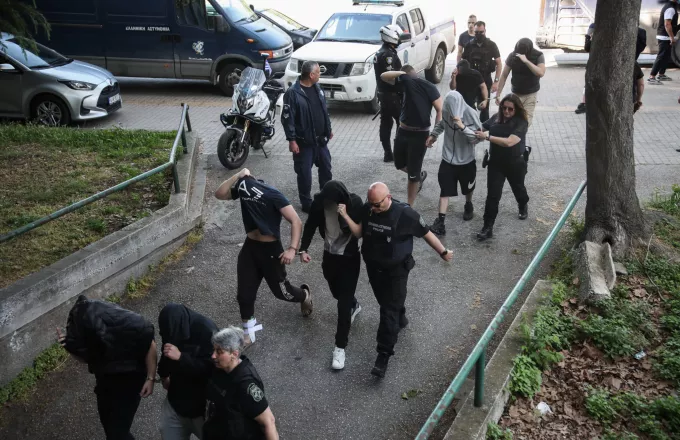 Ακροδεξιούς 
