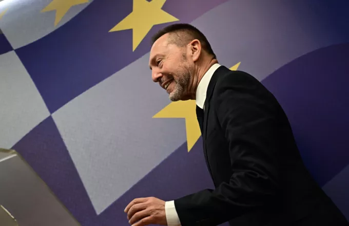  Το ευρώ θα μπορούσε να καταστεί αντίπαλο δεος του δολαρίου