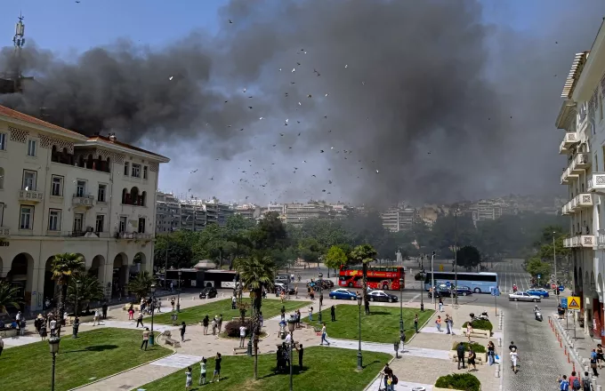 Εν αναμονή του πορίσματος για τη φωτιά στη Θεσσαλονίκη- Καλή η εικόνα των δύο διασωληνωμένων 