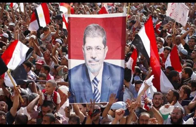 Αίγυπτος: Στην πλατεία Ταχρίρ μιλάει ο πρώτος δημοκρατικά εκλεγμένος πρόεδρος 
