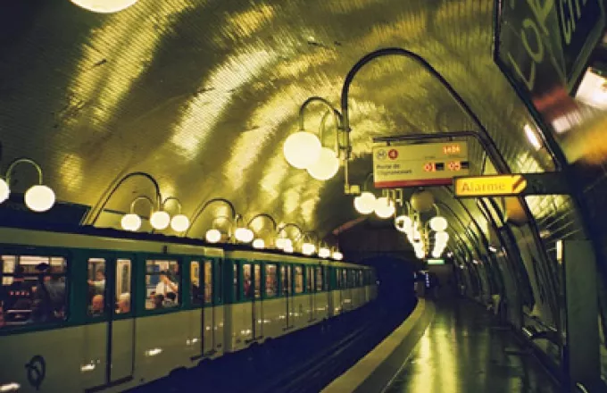 Μεγάλη απεργία έχει παραλύσει το μετρό στο Παρίσι  