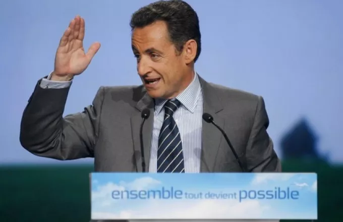 Σαρκοζί προειδοποιεί Μακρόν: Η απόφαση για πρόωρες εκλογές μπορεί να βυθίσει τη Γαλλία στο χάος 