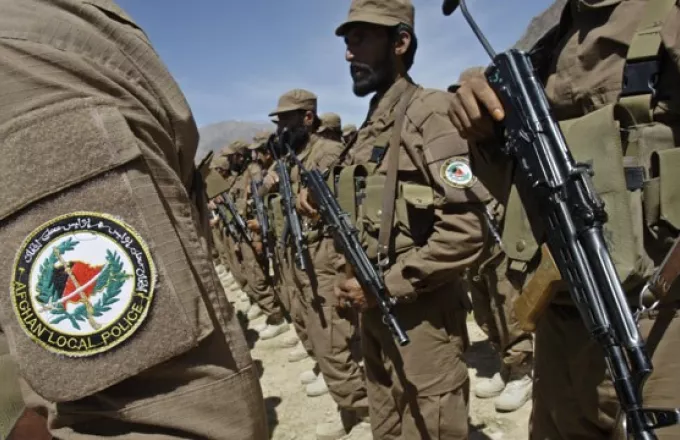 Αφγανιστάν: Διακοπή εκπαίδευσης αστυνομικών λόγω «εσωτερικών» επιθέσεων