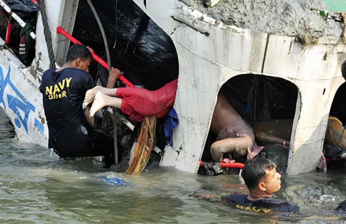 Δεκάδες αγνοούμενοι στο Μπαγκλαντές έπειτα από ναυάγιο ποταμόπλοιου