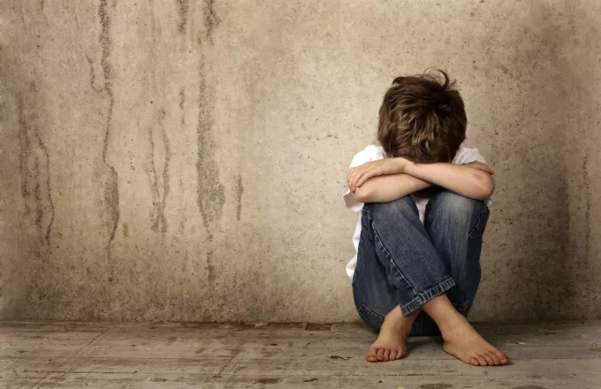 Η Κομισιόν θεσπίζει αυστηρότερες ποινές για την σεξουαλική κακοποίηση παιδιών