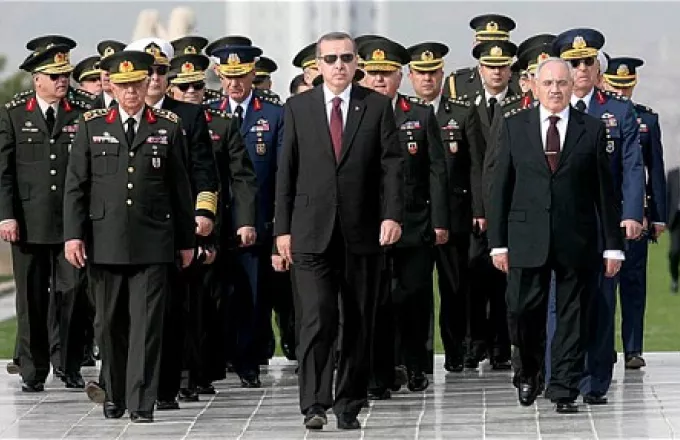 Τουρκία: Προσπάθεια περαιτέρω αποδυνάμωσης του Στρατού από Ερντογάν