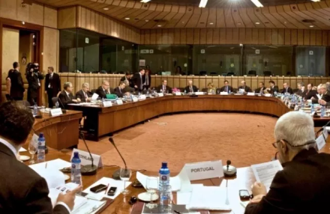 Eurogroup: Δυο στρατόπεδα για την αναθεώρηση του ελληνικού προγράμματος