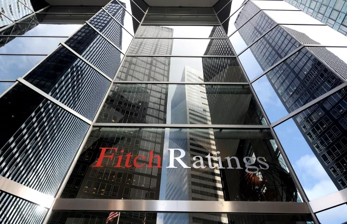 Fitch: Υποβαθμίζει τρεις κυπριακές τράπεζες 