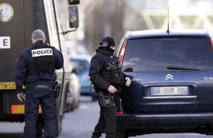 Γαλλία: Υπό ομηρία δέκα υπάλληλοι καταστήματος στο Παρίσι (upd)