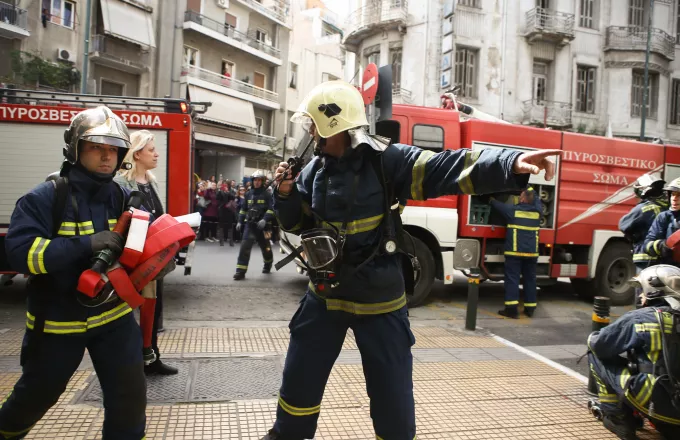 Φωτιά σε κατάστημα εστίασης στο κέντρο της Αθήνας